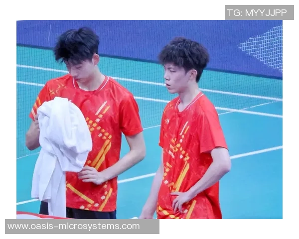 聚焦羽毛球技术提升成都羽毛球队的训练与战术探讨